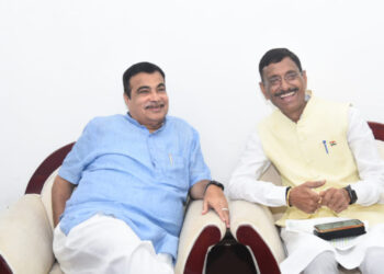 रांची:केंद्रीय मंत्री नितिन गडकरी से मिले सांसद संजय सेठ,रातू रोड एलिवेटेड कॉरिडोर का नाम बदलने की मांग!