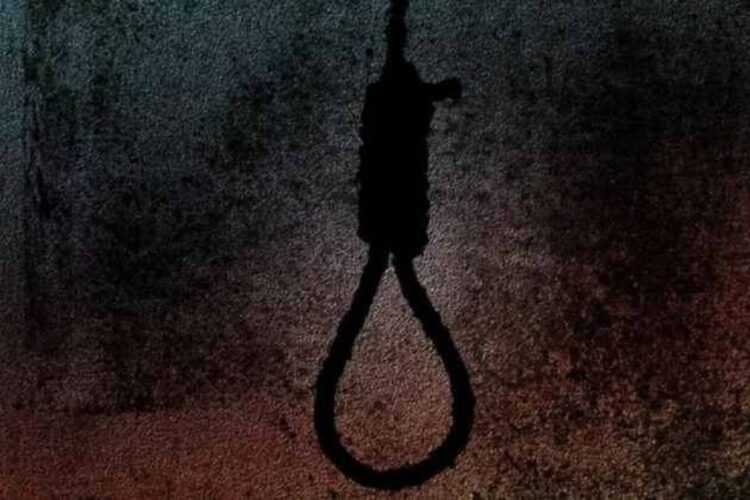 महिला बैंक मैनेजर ने की आत्महत्या…