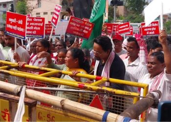 भाजपा कार्यालय घेराव करने पहुंचे आदिवासी संगठनों को बाबूलाल की नसीहत, कहा सीएम हेमंत का करें घेराव