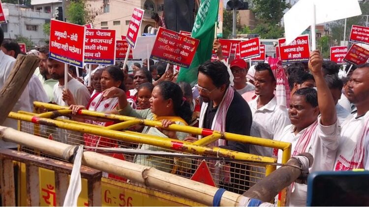 भाजपा कार्यालय घेराव करने पहुंचे आदिवासी संगठनों को बाबूलाल की नसीहत, कहा सीएम हेमंत का करें घेराव
