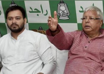 तेजस्वी नहीं देंगे इस्तीफा, गठबंधन अटूट नीतीश कुमार के साथ विवाद पर लालू….