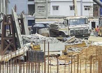 रांची के जगन्नाथपुर में बन रहे  8 तल्ला के लाइट हाउस का एक हिस्सा गिरा!