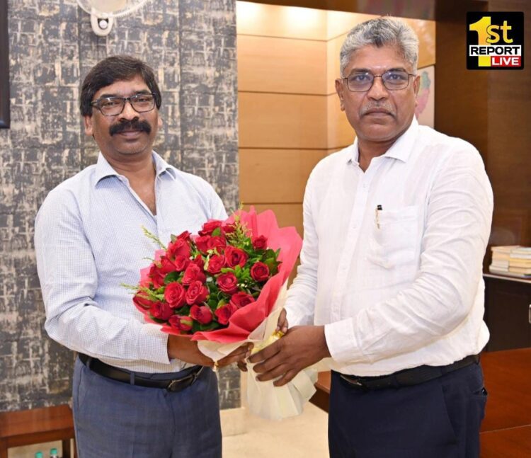 मुख्यमंत्री श्री हेमन्त सोरेन से आज झारखंड मंत्रालय में सीसीएल सीएमडी डॉ. बी. वीरा रेड्डी ने मुलाकात की।