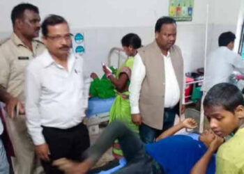सिमडेगा : सिमडेगा में आकाशीय बिजली गिरने से 17 लोग झुलसे!