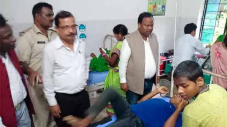 सिमडेगा : सिमडेगा में आकाशीय बिजली गिरने से 17 लोग झुलसे!