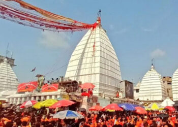श्रावणी  मास की अंतिम सोमवारी, बाबा धाम में भक्तों की उमड़ी भीड़!