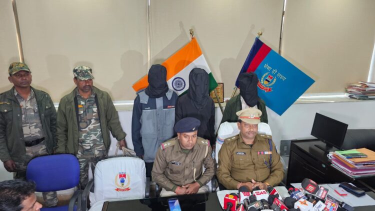 तुपुदाना पुलिस ने हथियार के साथ तीन अपराधी को किया गिरफ्तार!