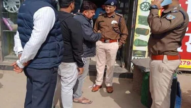 13 लाख की लूट व फायरिंग !