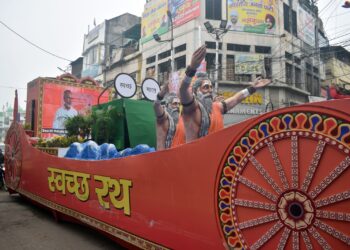 योगी सरकार के दिव्य, भव्य और स्वच्छ महाकुम्भ का संदेश जन-जन तक पहूँचाए !