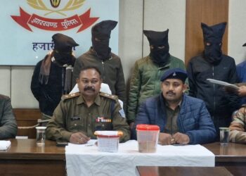 पकड़ा गया नशीले पदार्थ का गिरोह, कैश के साथ 5 गिरफ्तार; यहां हुई कार्रवाई !