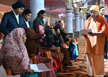उत्तर प्रदेश के मुख्यमंत्री कहा इस्टीमेट मंगवा लीजिए, सरकार देगी इलाज का पैसा !