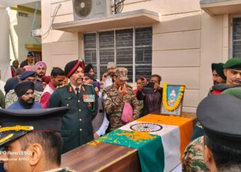 वीर जवान कैप्टन करमजीत सिंह का पार्थिव देह आज उनके पैतृक घर हजारीबाग पहुंचा !