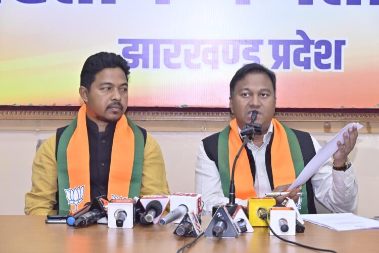 एकलव्य प्रशिक्षण और शिक्षा प्रोत्साहन योजना पर लटका ताला: भाजपा ने हेमंत सरकार से मांगा जवाब!