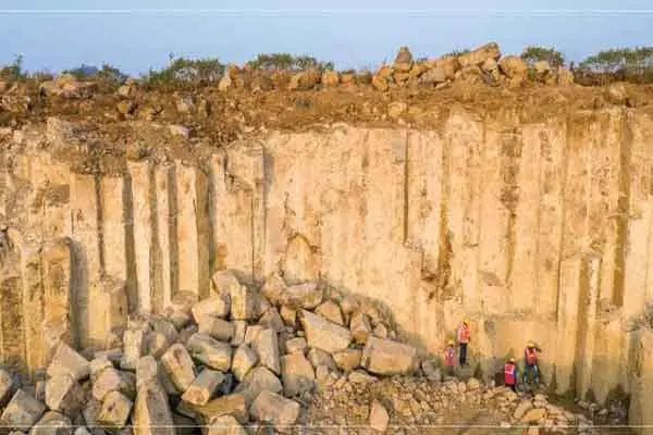 गिरिडीह अवैध खनन के खिलाफ बड़ी कार्रवाई !