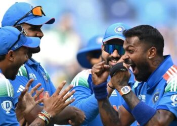 कुलदीप यादव का कहर… पाकिस्तानी टीम हुई ऑलआउट !