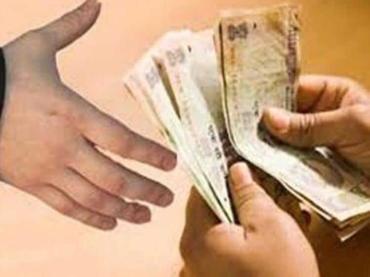 कोतवाली थाना के SI को ACB ने 5 हजार घूस लेते किया गिरफ्तार !