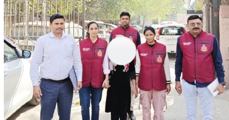 दिल्ली पुलिस ने झारखंड की एक महिला नक्सली को गिरफ्तार किया !