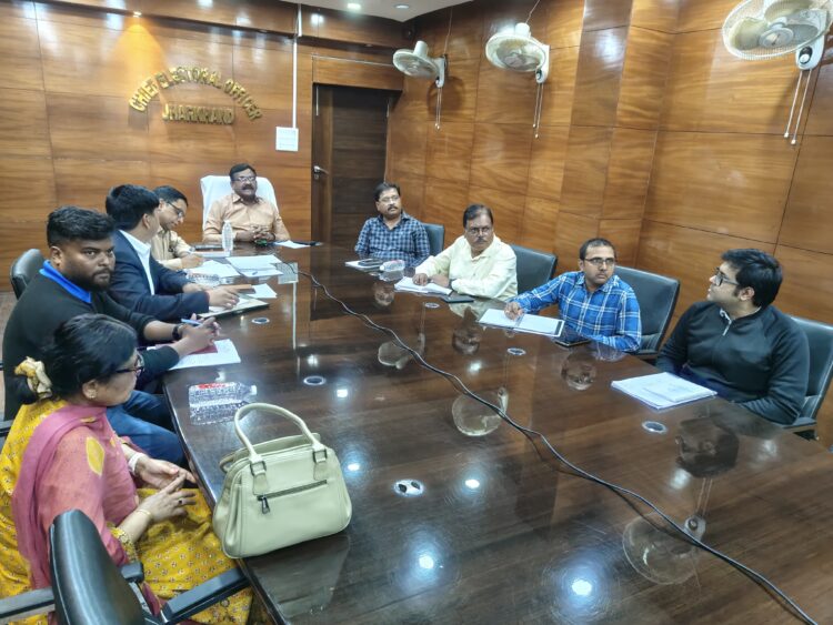 सभी जिलों के जिला निर्वाचन पदाधिकारी–सह–उपायुक्त के साथ की बैठक !