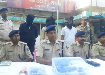 कालू लामा गैंग के तीन गुर्गे को रांची की बरियातु पुलिस ने गिरफ्तार किया है !