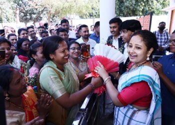 विधायक श्रीमती कल्पना सोरेन से विभिन्न महिला समूहों की महिलाओं ने की मुलाकात!!