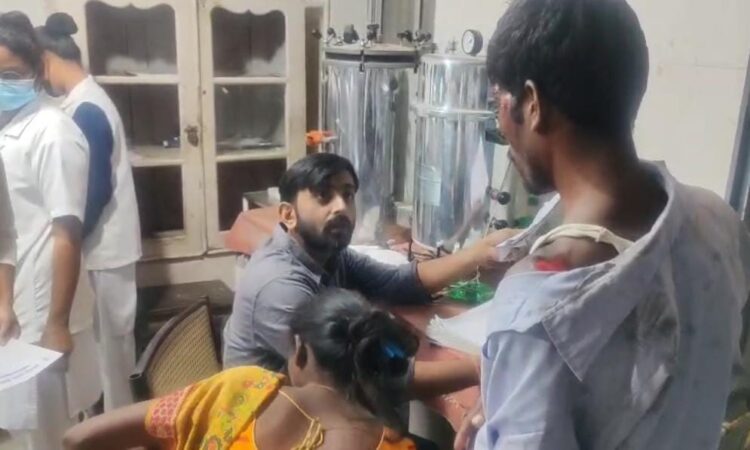 तेज रफ्तार कार ने बारातियों को रौंदा !