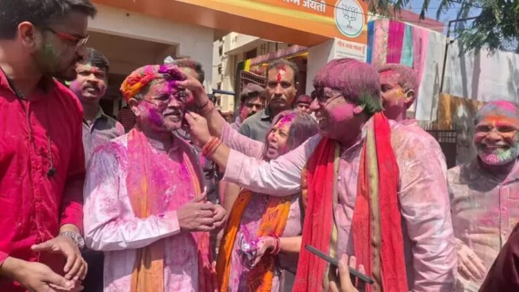 बीजेपी प्रदेश कार्यालय में मनाया गया होली मिलन समारोह !