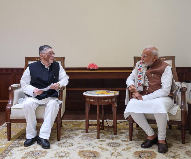 राज्यपाल संतोष कुमार गंगवार ने आज प्रधानमंत्री नरेंद्र मोदी जी से नई दिल्ली में शिष्टाचार भेंट की !
