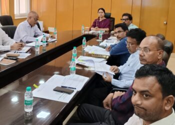 उपायुक्त सड़क निर्माण योजनाओं की प्रगति पर रखें नजरः मुख्य सचिव !