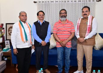 हेमंत सोरेन से आवासीय कार्यालय में कांग्रेस प्रभारी   के. राजू ने औपचारिक मुलाकात की !