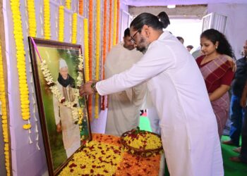 मुख्यमंत्री  हेमन्त सोरेन ने स्व० हरिशंकर पत्रलेख को दी भावभीनी श्रद्धांजलि !