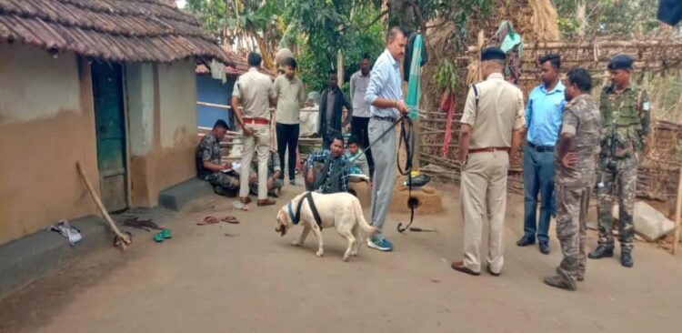 रात घर में सो रहे पति-पत्नी की चाकू और धारदार हथियार से हमला करके हत्या कर दी @