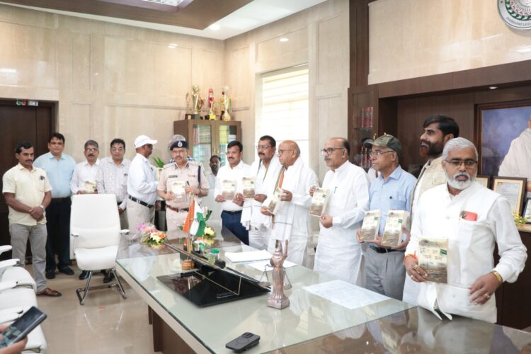 बाढ़ – सुखाड़ विश्व जल आयोग स्वीडन की पुस्तक   ‘ऐ मेरे प्यासे वतन’ !