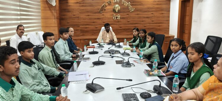 यूनिसेफ झारखंड और नव भारत जागृति केंद्र  द्वारा चल रहे बाल रिपोर्टर !