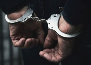 सीबीआई ने 10 हजार रुपये घूस लेते हुए गिरफ्तार किया !