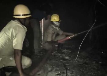 रांची के मेन रोड पर ब्यूटी पार्लर में आग !