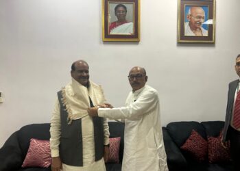 ओम बिरला को विदा करने रबीन्द्रनाथ महतो बिरसा मुंडा एयरपोर्ट  पहुँचे !