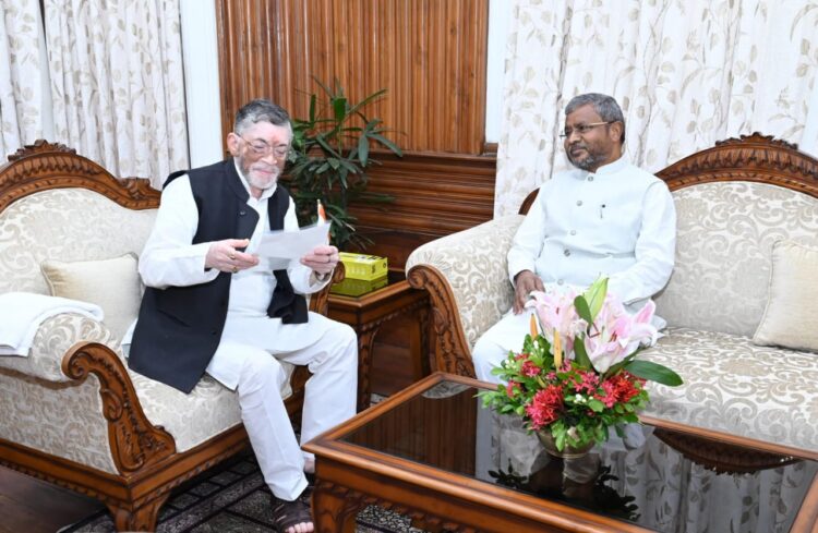 राज्यपाल  संतोष कुमार गंगवार से विधानसभा  बाबूलाल मरांडी ने राज भवन में भेंट की !