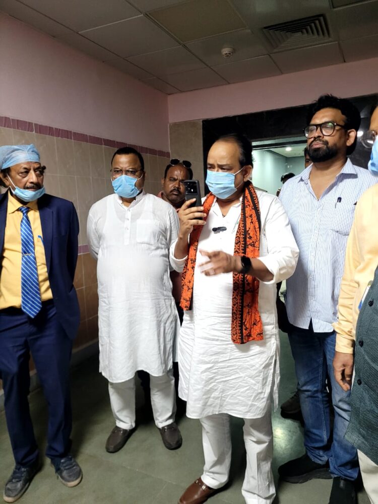 भीड़ भाड़ वाले इलाकों पर लगेगी स्क्रीनिंग स्वास्थ्य मंत्री डॉ इरफ़ान अंसारी का बड़ा कदम !