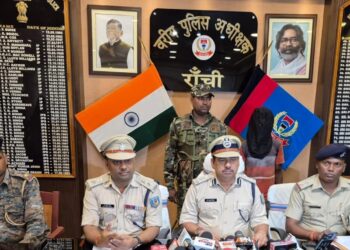 महिला और उसके दो बच्चों की हत्या से