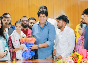 ठेले पर कपड़ा बेचने वाले की बेटी तहरीन फातिमा ने किया मैट्रिक में रांची टॉप  !
