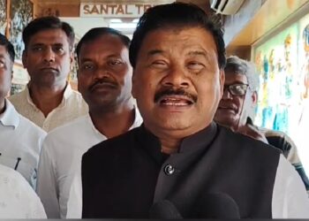 संविधान बचाओ कार्यक्रम में पहुंचे बन्धु तिर्कि !