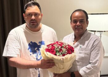 नेता प्रतिपक्ष तेजस्वी यादव जी को पुत्र रत्न की प्राप्ति पर हार्दिक बधाई !