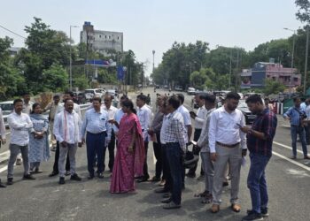 डा. आशा लकड़ा ने सिरमटोली-मेकान फ्लाईओवर के रैंप का निरीक्षण किया !