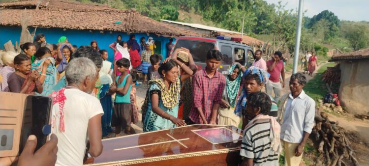 झारखंड के मुख्यमंत्री के आदेश के बाद लातेहार पहुँचा कुशल बिरजिया का पार्थिव शरीर !