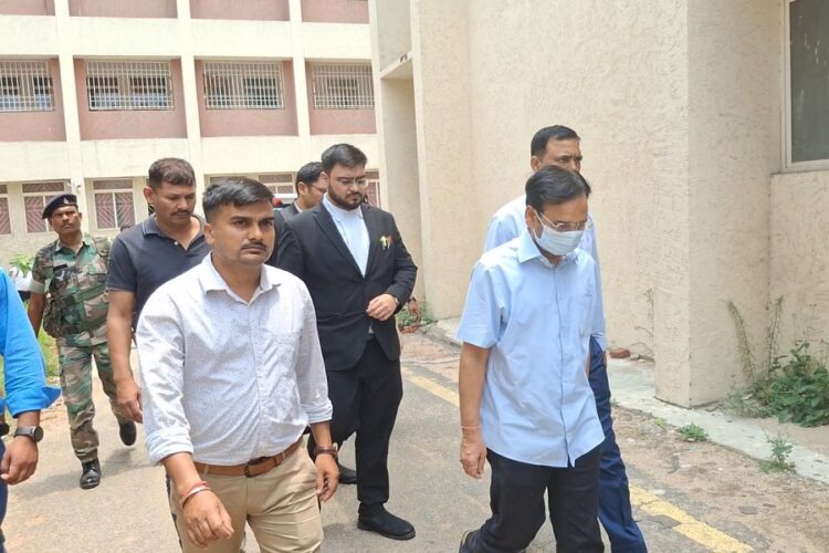 शराब घोटाला  IAS विनय चौबे और गजेंद्र सिंह की ACB कोर्ट में पेशी !
