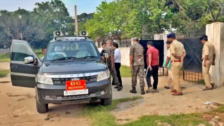 डिटेंशन सेंटर से फरार तीन बांग्लादेशी नागरिकों को गिरफ्तार कर लिया गया  !