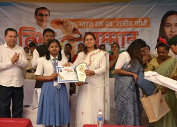 सफलता की उड़ान भरने वाले छात्रों का सम्मान जरूरी _ शिल्पी नेहा तिर्की  !