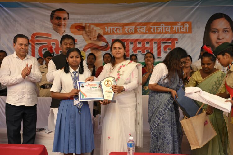 सफलता की उड़ान भरने वाले छात्रों का सम्मान जरूरी _ शिल्पी नेहा तिर्की  !