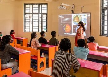 यूपी के नगरीय स्कूलों के स्मार्ट क्लास रूम ला रहे हैं शिक्षा क्षेत्र में डिजिटल क्रांति !