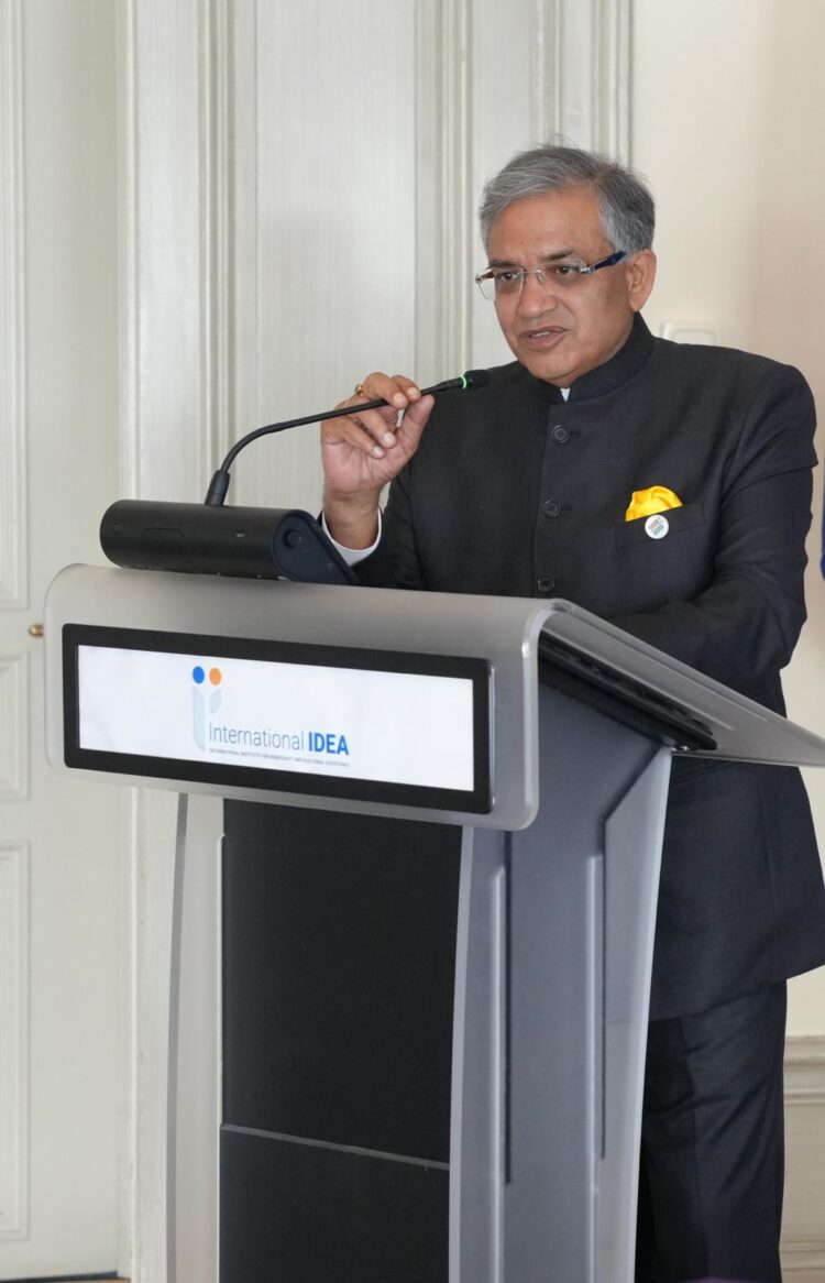 भारत निर्वाचन आयोग अब 15 दिनों के भीतर वोटर आईडी कार्ड की डिलीवरी सुनिश्चित करेगा !